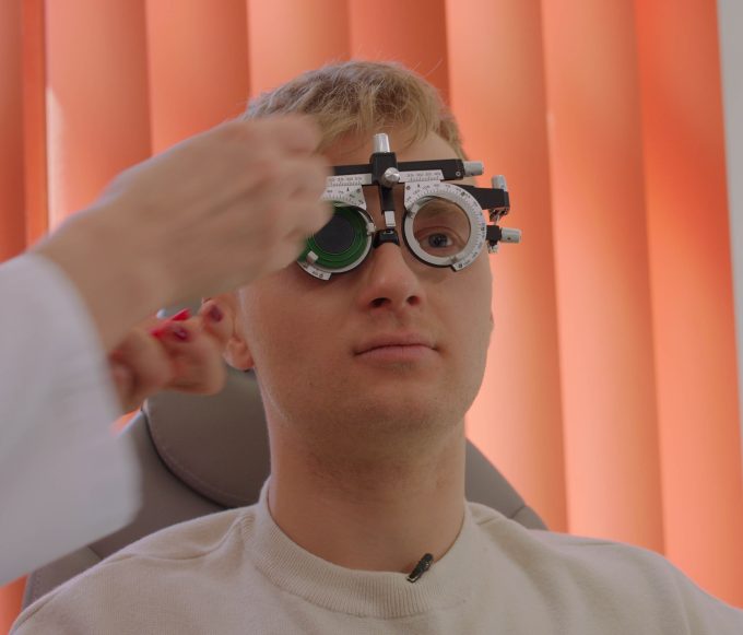 Laserowa korekcja wady wzroku – jak częste są powikłania występujące w&nbsp;okresie rekonwalescencji?