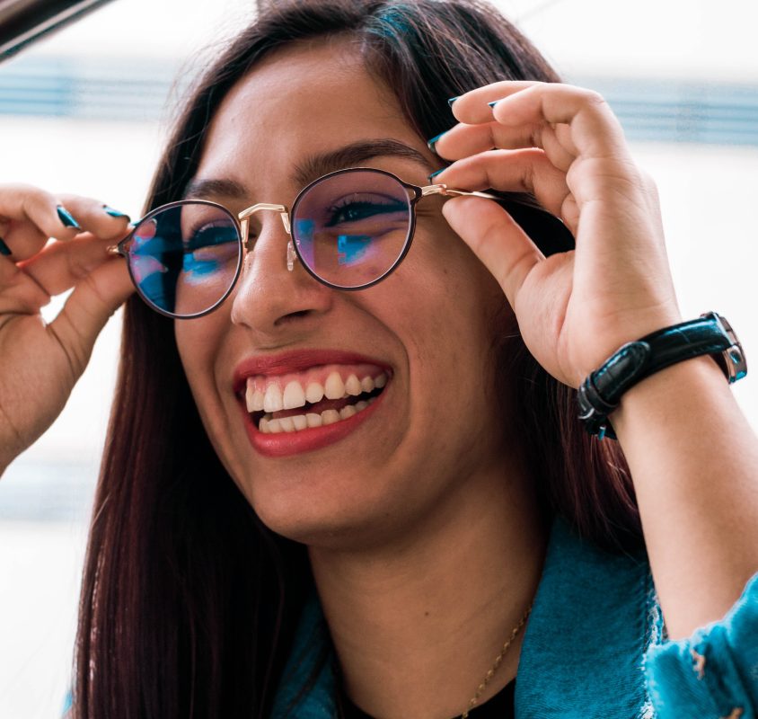 Czy soczewki kontaktowe trzeba zdejmować na noc