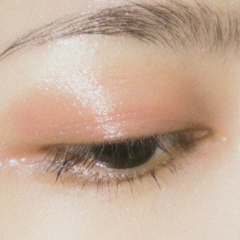 Drganie powiek – co oznacza? Objawy i leczenie drgania powiek