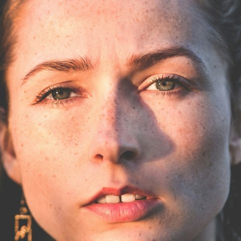 Zaćma wtórna: co to jest i jak ją leczyć?