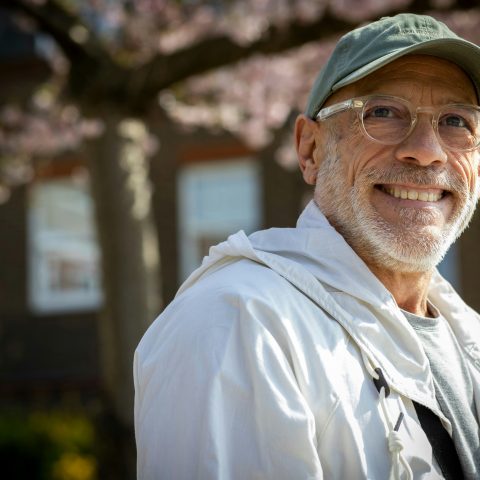 Czym jest zaćma wikłająca i jakie są jej przyczyny?