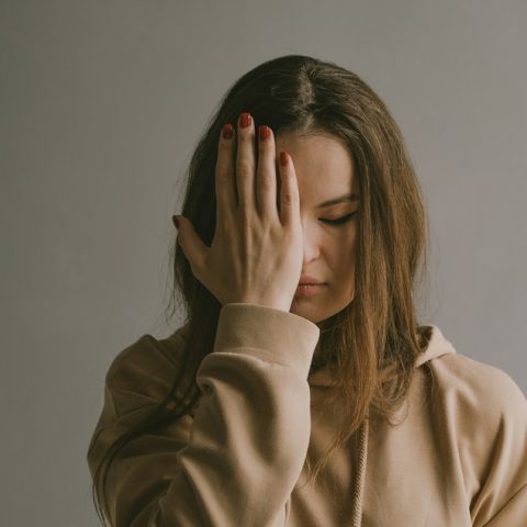 Ból oczodołu – skąd się bierze?