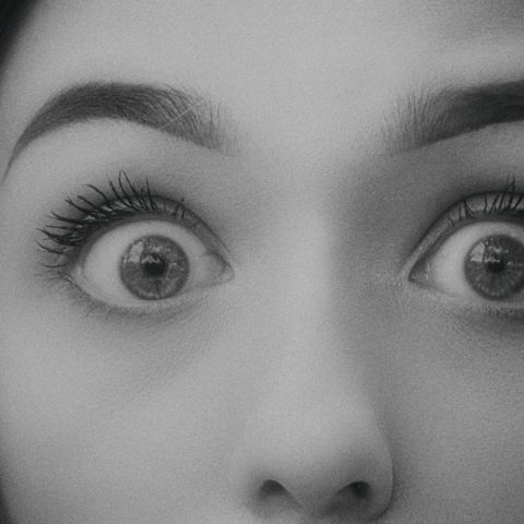 Wytrzeszcz oczu – przyczyny, objawy i leczenie